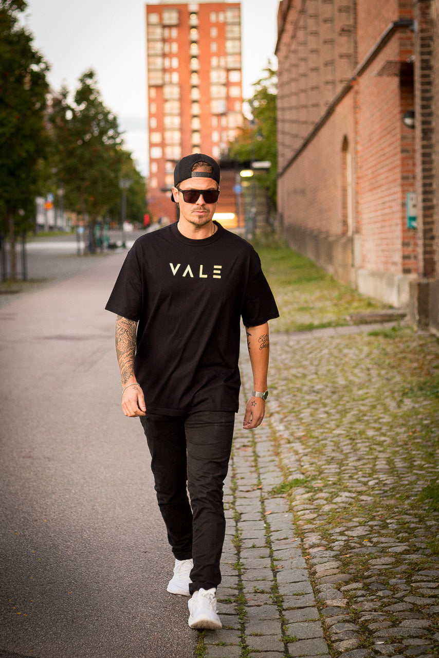 Vale Oversize T-paita musta