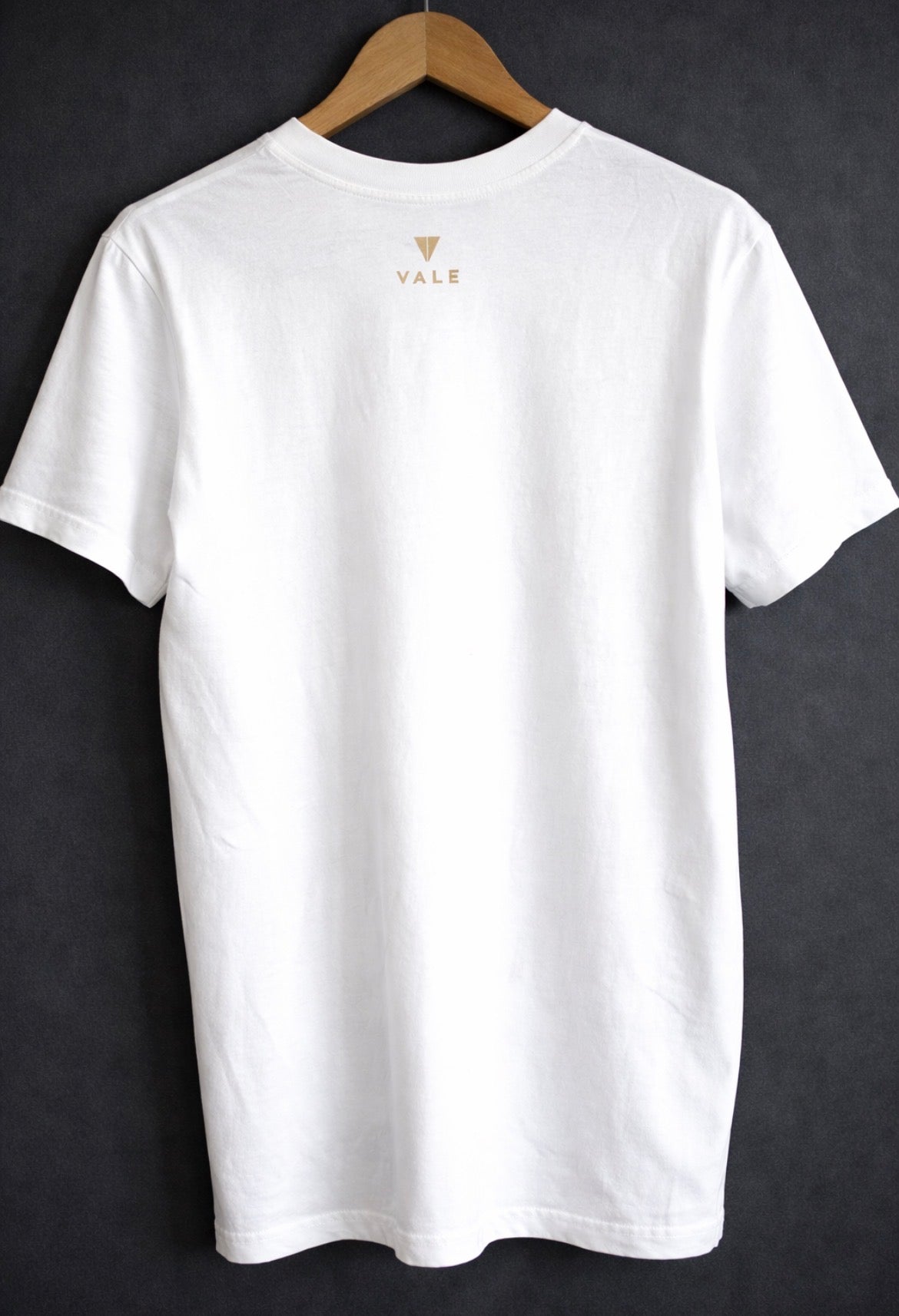 VALE Clothing x Pyry Laakso unisex valkoinen T-paita
