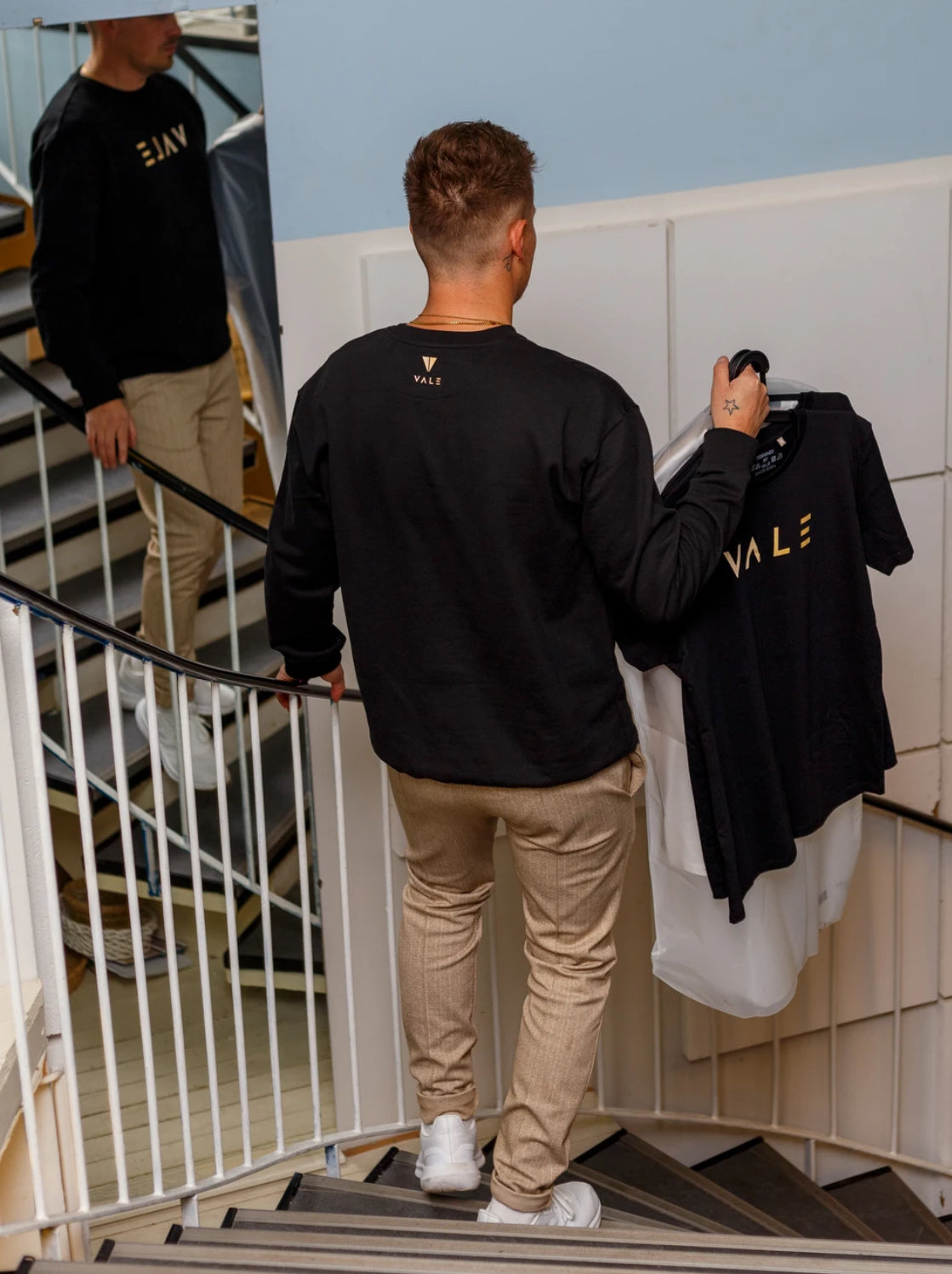 VALE Momentum unisex college