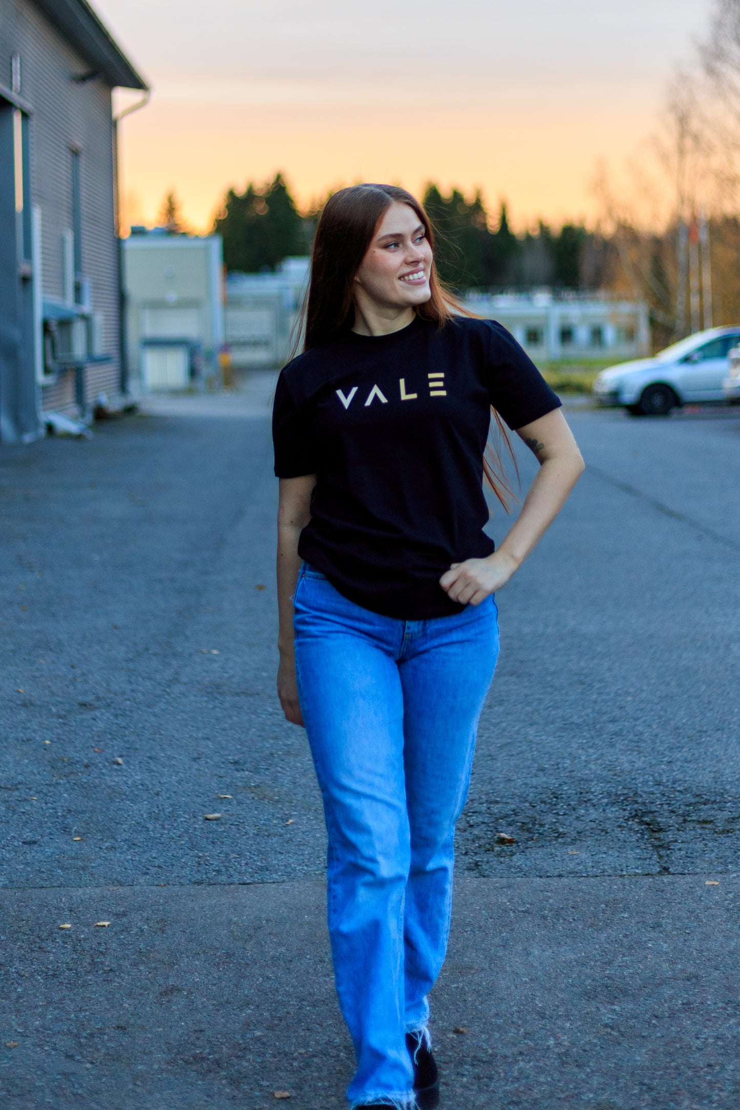 VALE Vida unisex T-paita musta